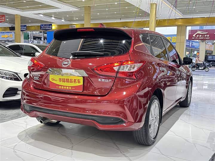 Фото 6 - Nissan Tiida