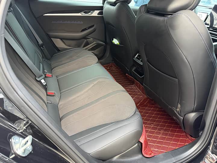 Photo 13 - Geely Preface