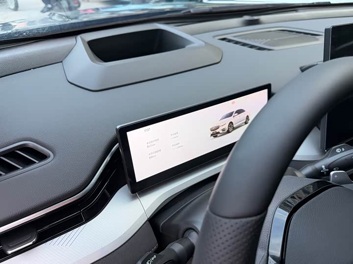 Photo 6 - Geely Preface