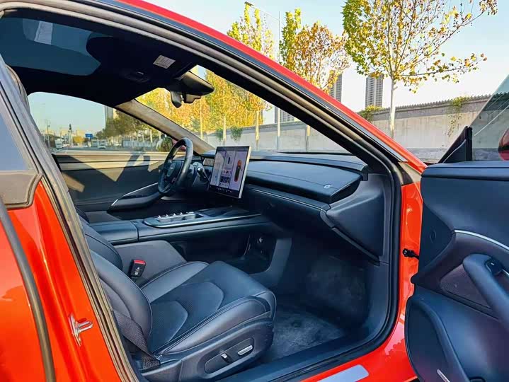 Фото 4 - Xiaomi SU7