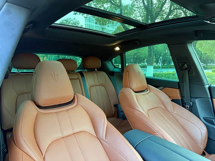 Фото 17 - Maserati Levante