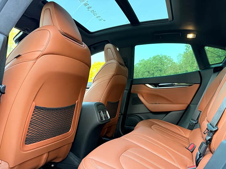 Фото 21 - Maserati Levante