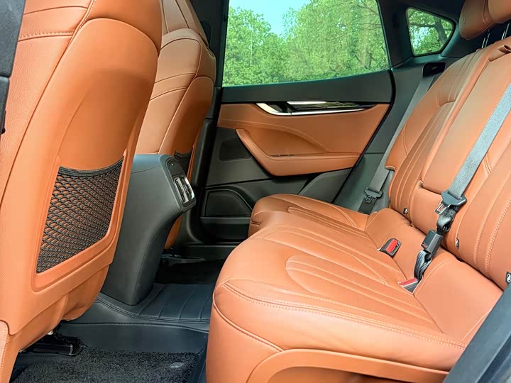 Фото 22 - Maserati Levante