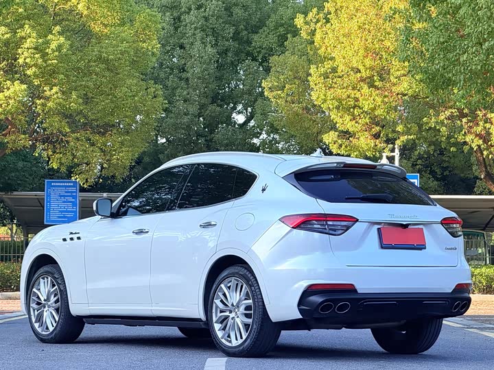 Фото 23 - Maserati Levante