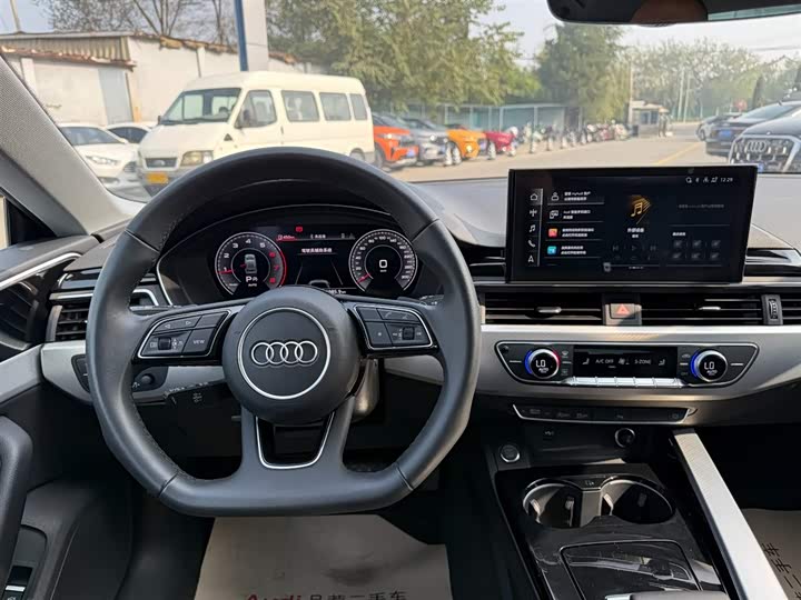 Фото 10 - Audi A5