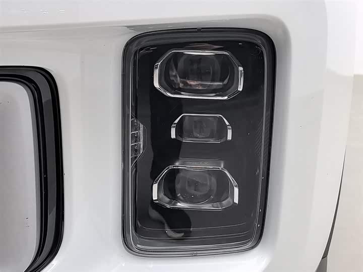 Фото 7 - Geely Icon