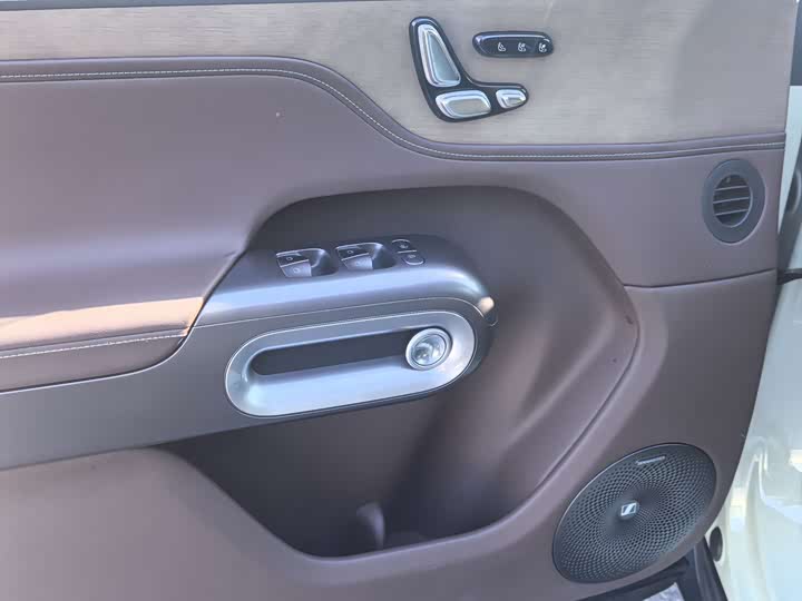 Фото 9 - Smart #5