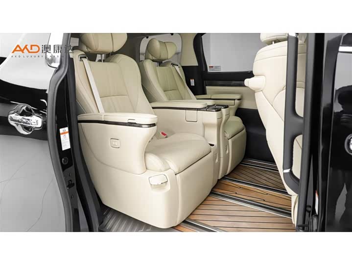 Фото 8 - Toyota Vellfire