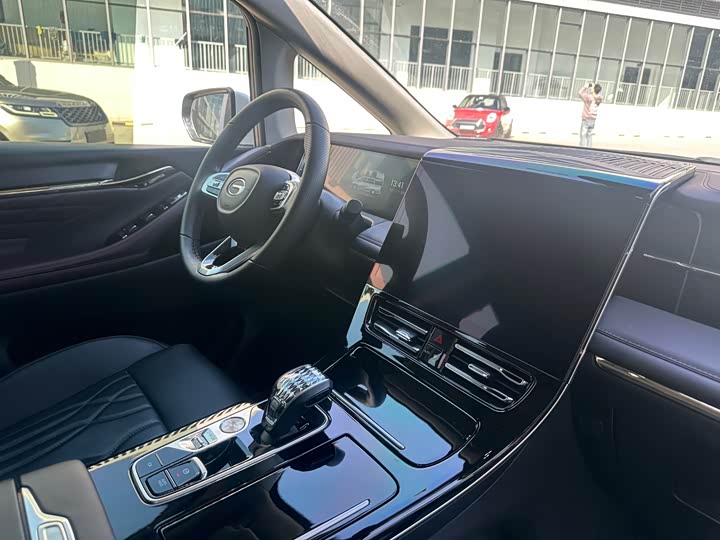 Фото 13 - GAC Trumpchi M8