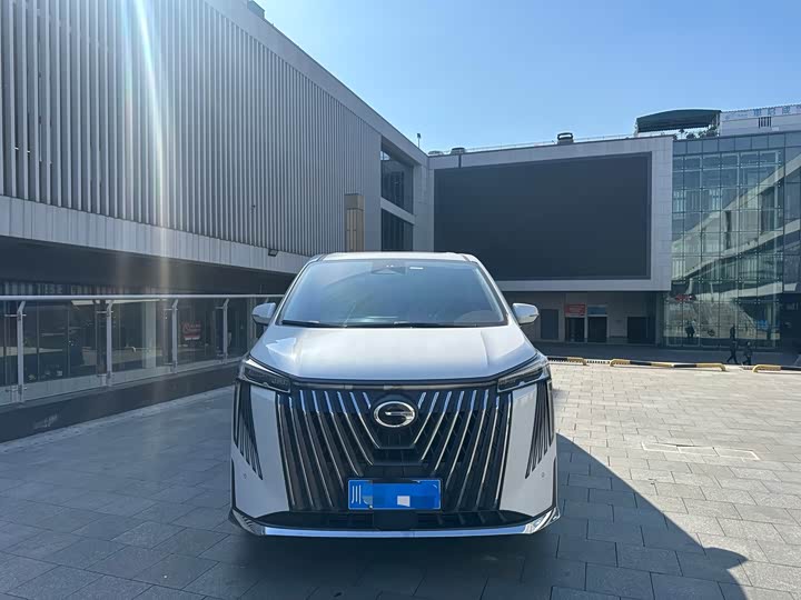 Фото 2 - GAC Trumpchi M8