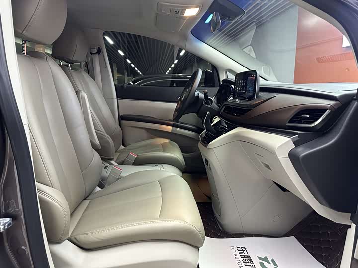 Фото 14 - Buick GL8 ES