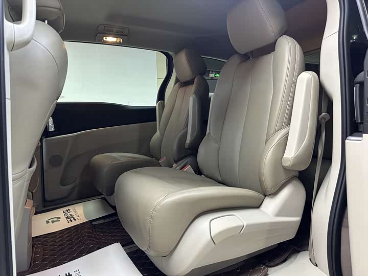 Фото 15 - Buick GL8 ES