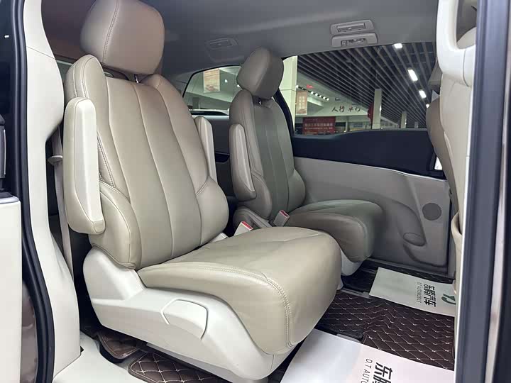 Фото 16 - Buick GL8 ES