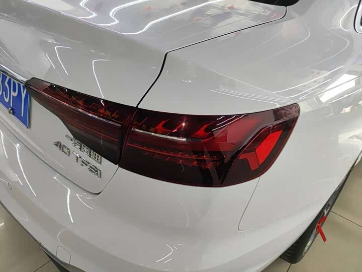 Фото 12 - Audi A4L