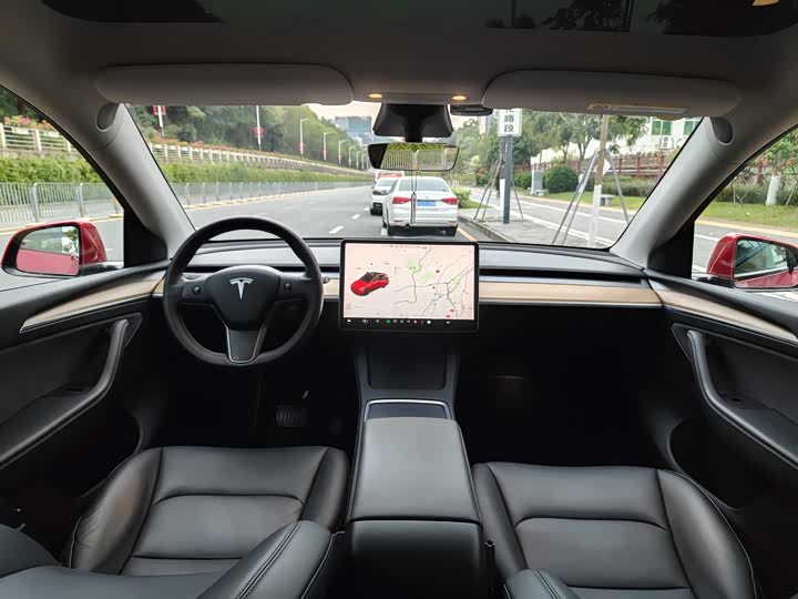 Фото 11 - Tesla Model Y