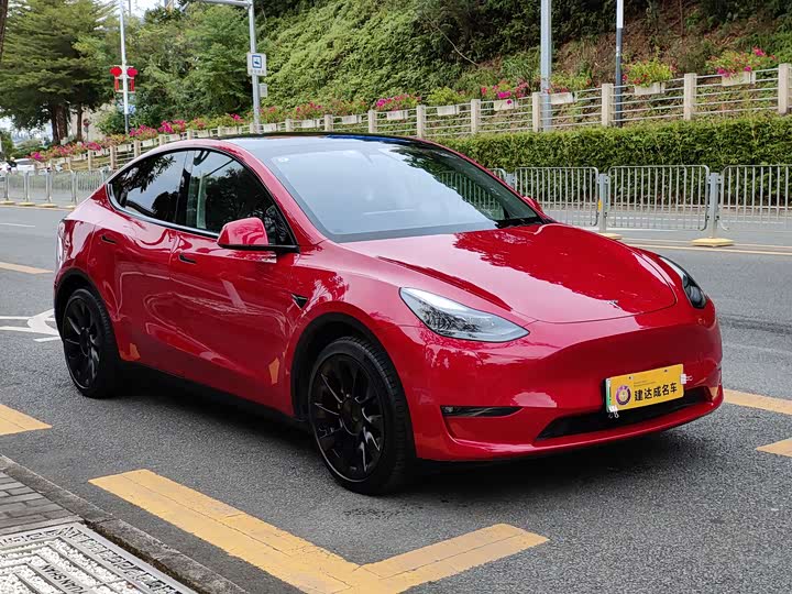 Фото 2 - Tesla Model Y