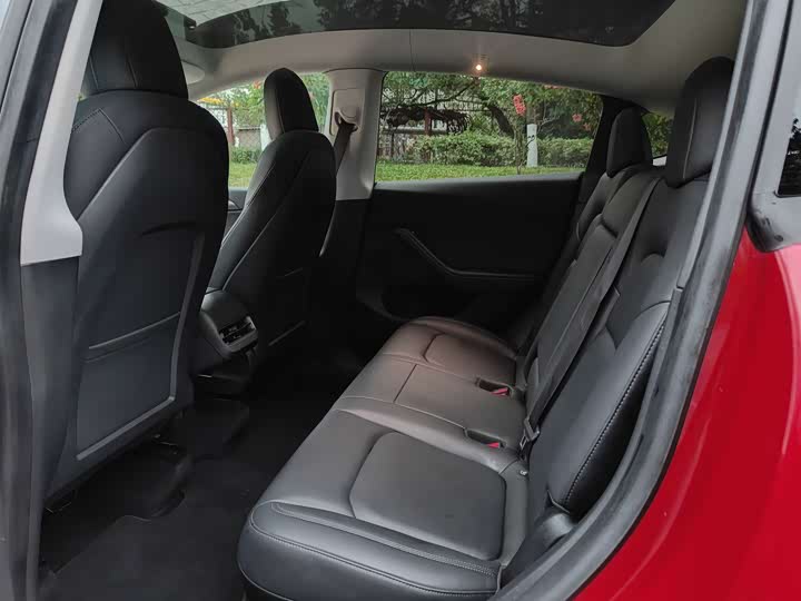 Фото 8 - Tesla Model Y