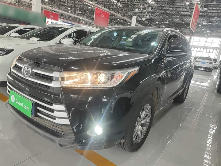 Фото 1 - Toyota Highlander