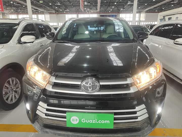 Фото 3 - Toyota Highlander