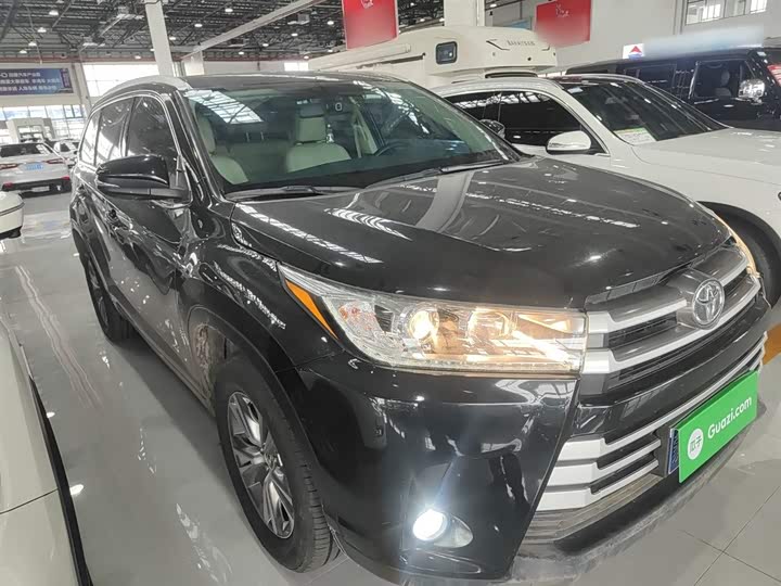 Фото 4 - Toyota Highlander
