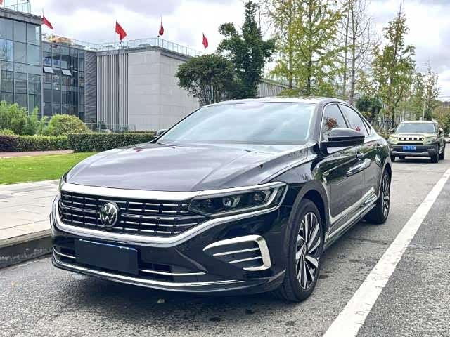 Фото 1 - Volkswagen Passat