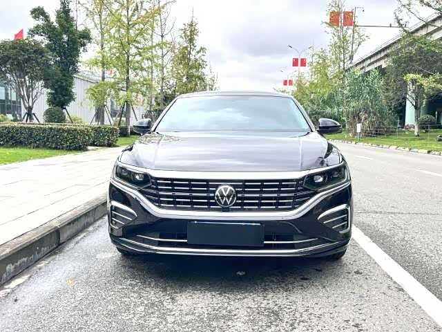 Фото 2 - Volkswagen Passat