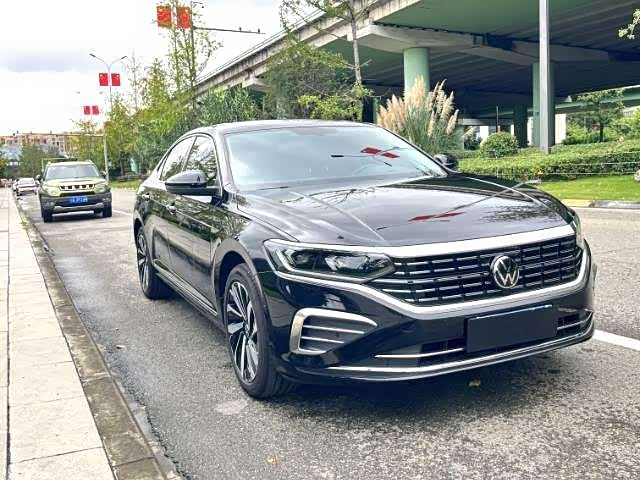 Фото 3 - Volkswagen Passat