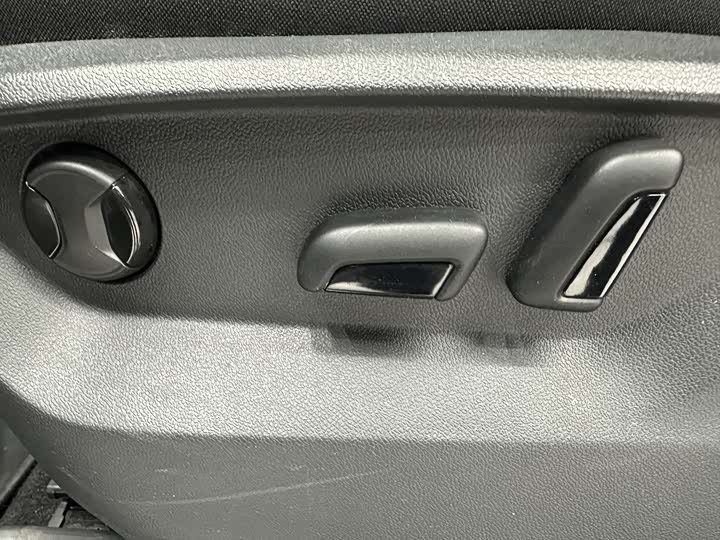 Фото 12 - Volkswagen Tayron GTE Hybrid