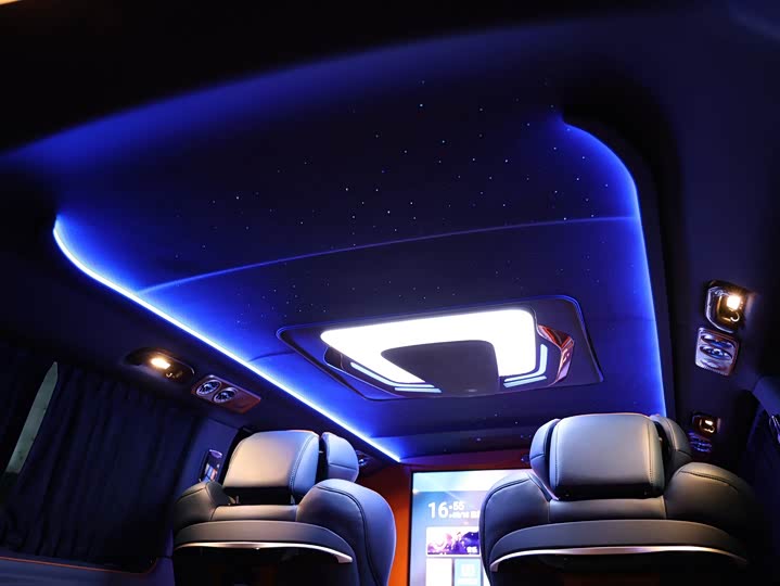 Фото 9 - Mercedes-Benz Vito