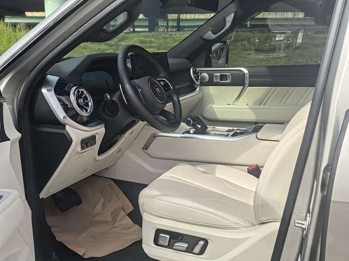 Фото 7 - Tank 400 Hybrid