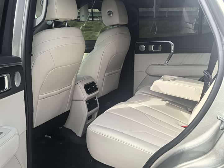 Фото 8 - Tank 400 Hybrid