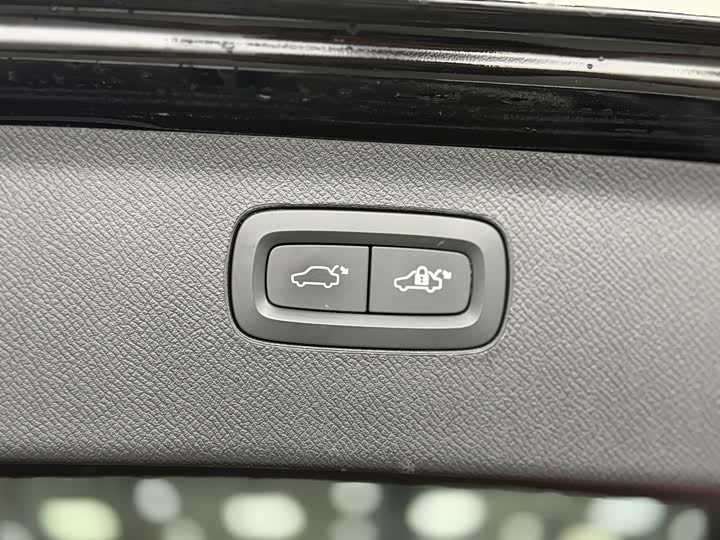 Фото 12 - Volvo XC90