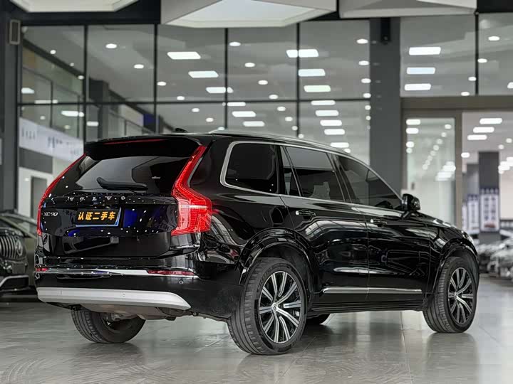 Фото 19 - Volvo XC90