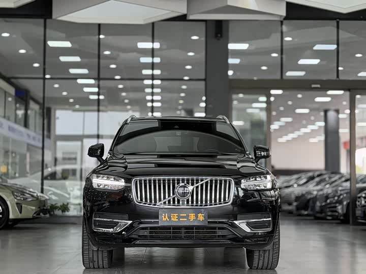 Фото 2 - Volvo XC90