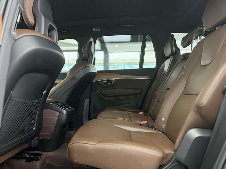 Фото 5 - Volvo XC90