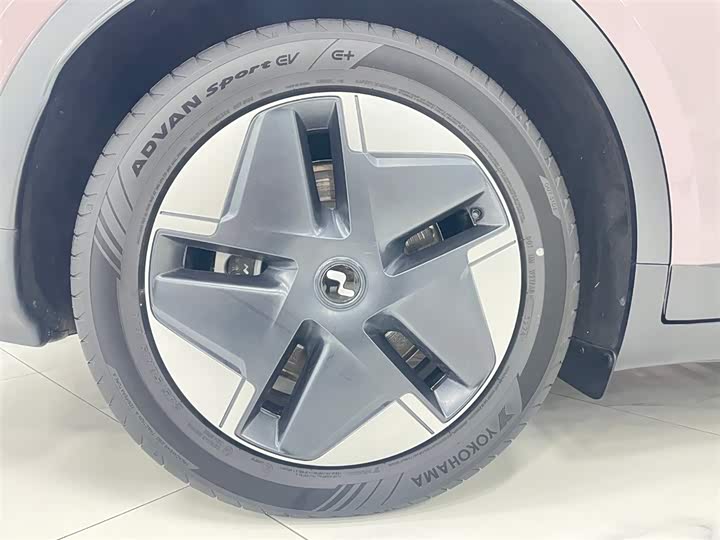 Фото 13 - Nio Onvo L60