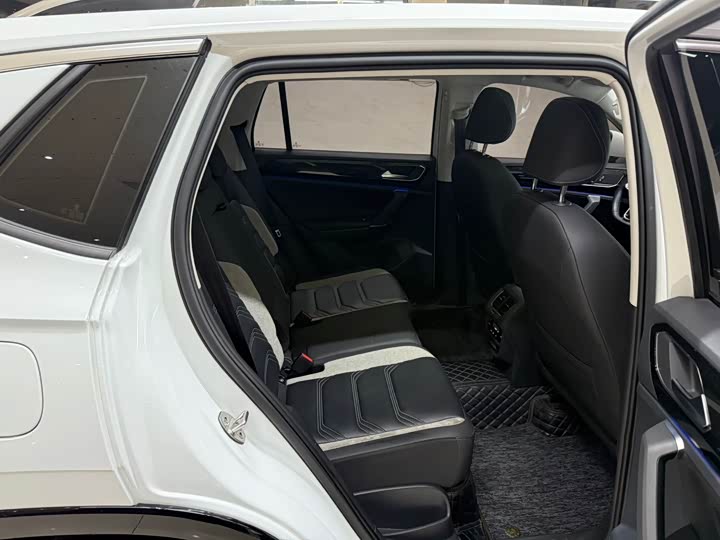 Фото 22 - Volkswagen Tayron GTE Hybrid