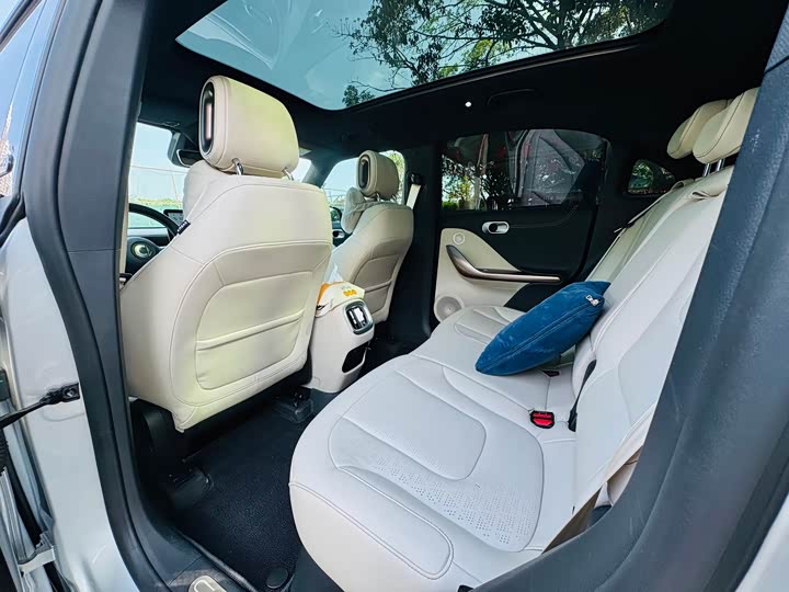 Фото 17 - Smart #1