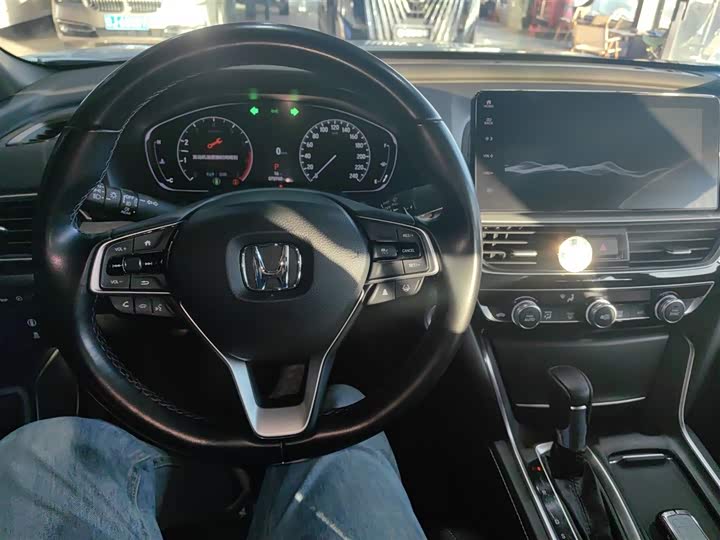 Фото 11 - Honda Inspire