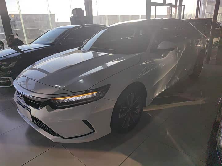 Фото 2 - Honda Inspire