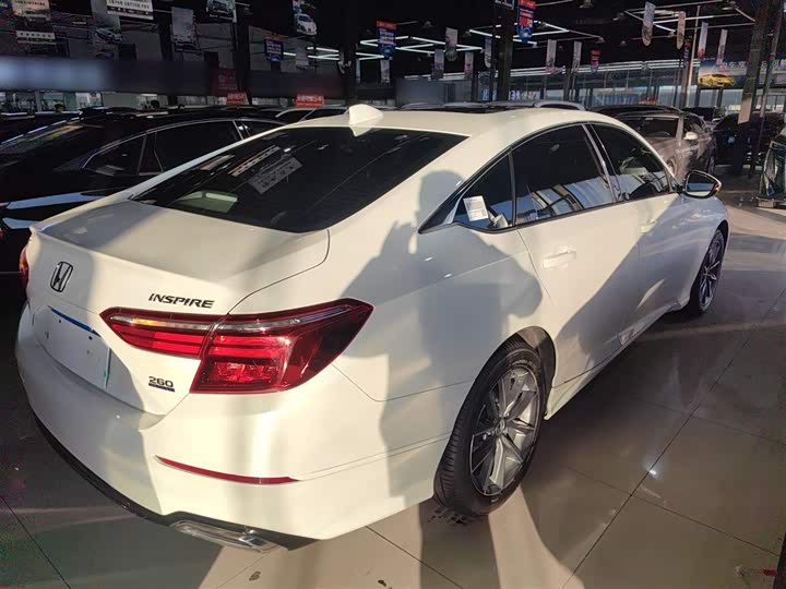 Фото 7 - Honda Inspire