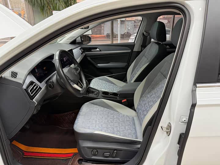 Фото 16 - Volkswagen Lavida