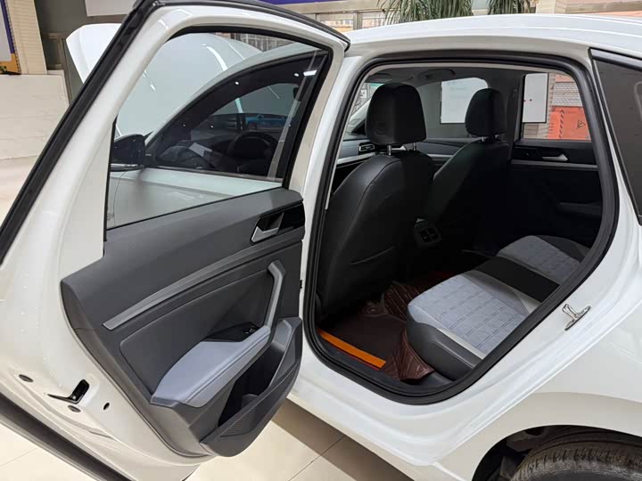 Фото 17 - Volkswagen Lavida