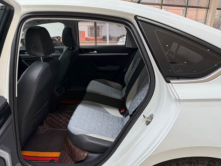 Фото 18 - Volkswagen Lavida