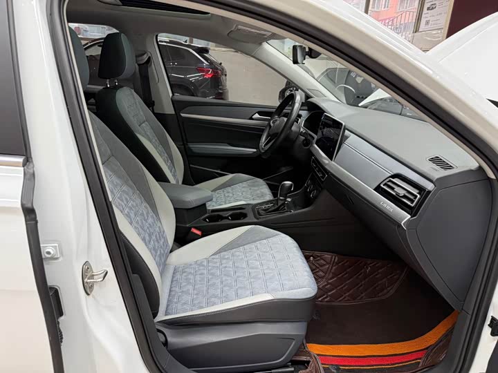 Фото 21 - Volkswagen Lavida