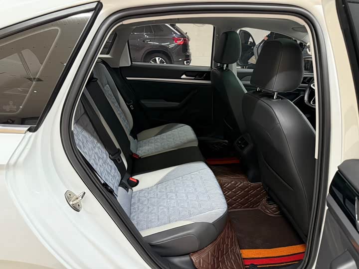 Фото 22 - Volkswagen Lavida