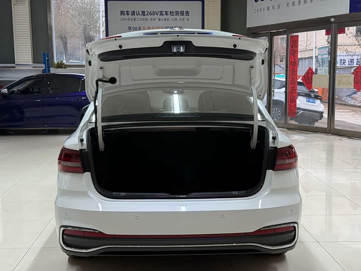 Фото 24 - Volkswagen Lavida