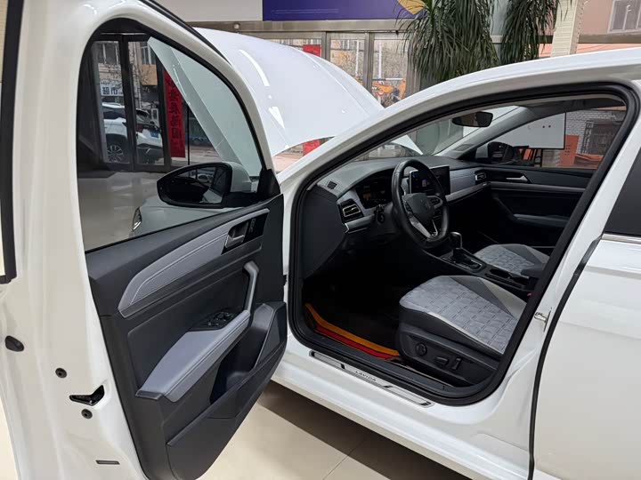 Фото 8 - Volkswagen Lavida