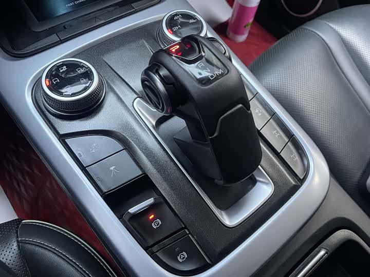 Фото 10 - Tank 300