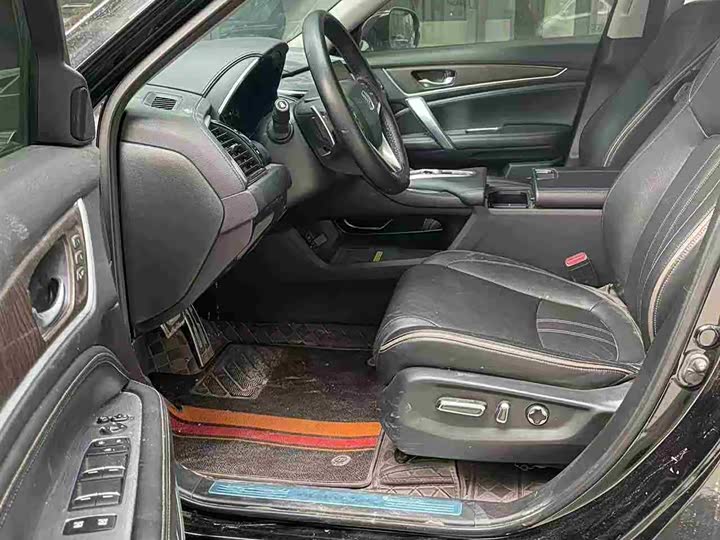 Фото 2 - Honda Avancier